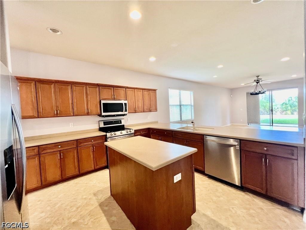 3 Bed SingleFamilyResidence for Sale in Daniels Preserve, photo 5