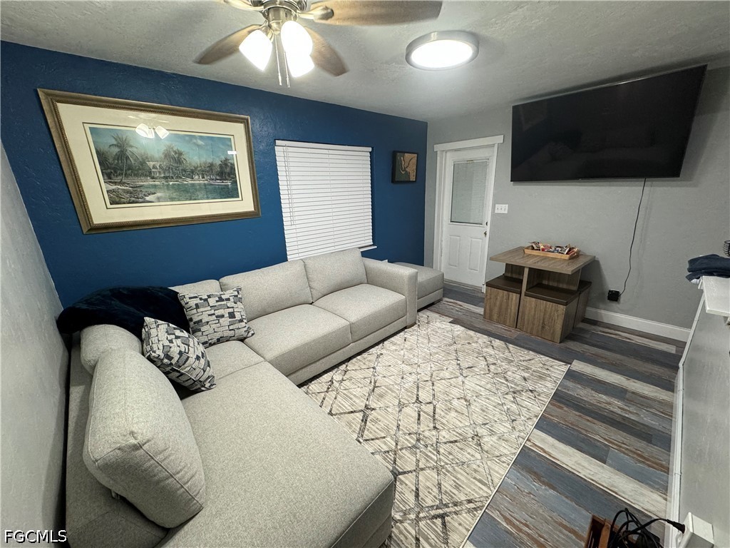 3 Bed SingleFamilyResidence for Sale in Bayside Park, FL — photo 5