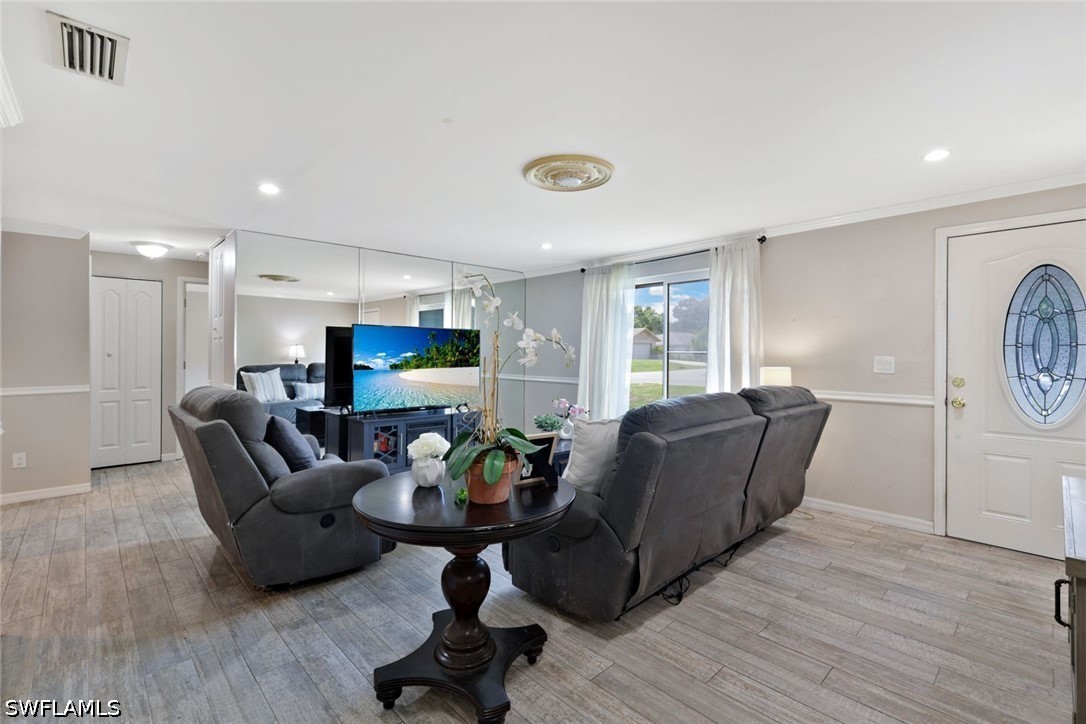 3 Bed SingleFamilyResidence for Sale in San Carlos Park, photo 5