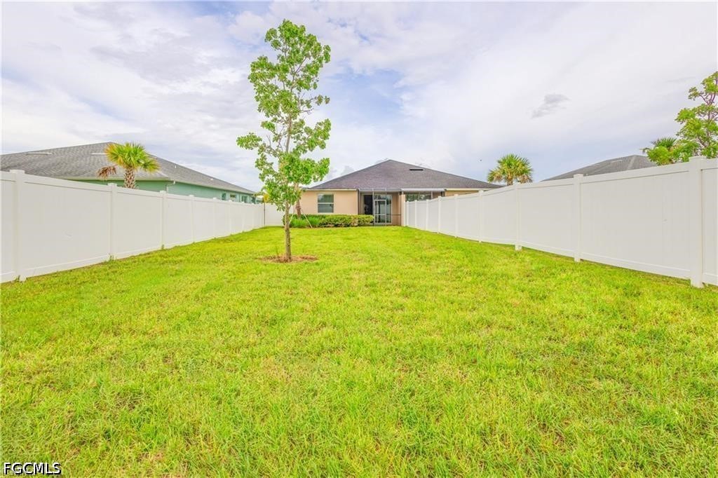 3 Bed Attached for Sale in Trails Edge, FL, $280,000 — photo 5
