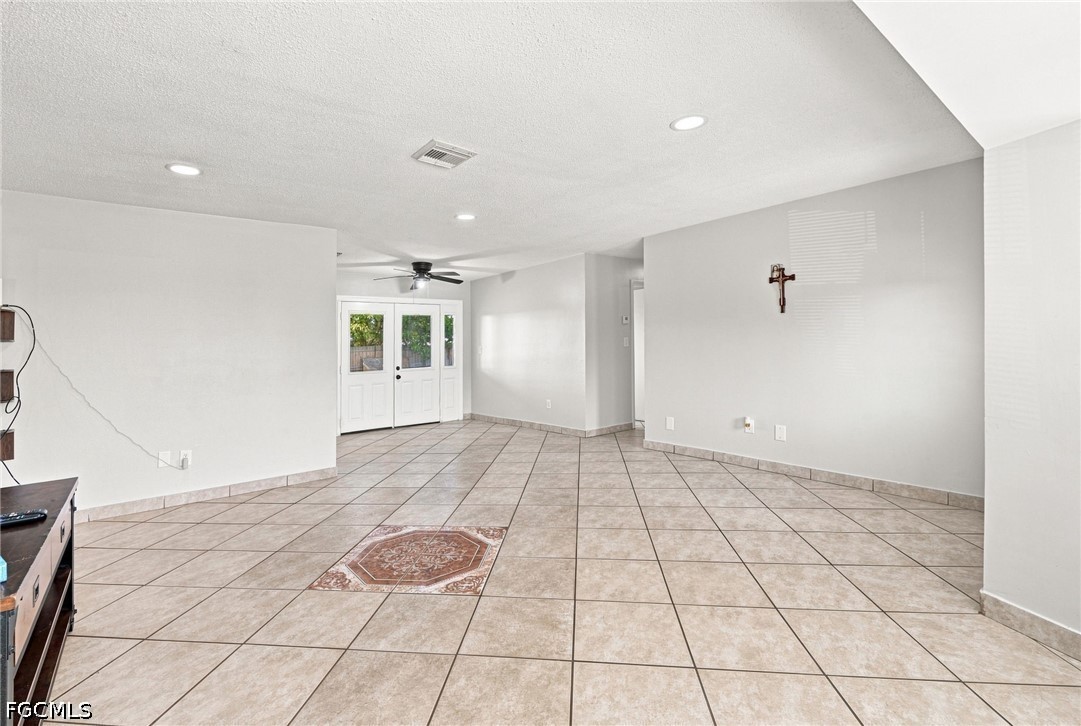 3 Bed SingleFamilyResidence for Sale in San Carlos Park, FL — photo 5