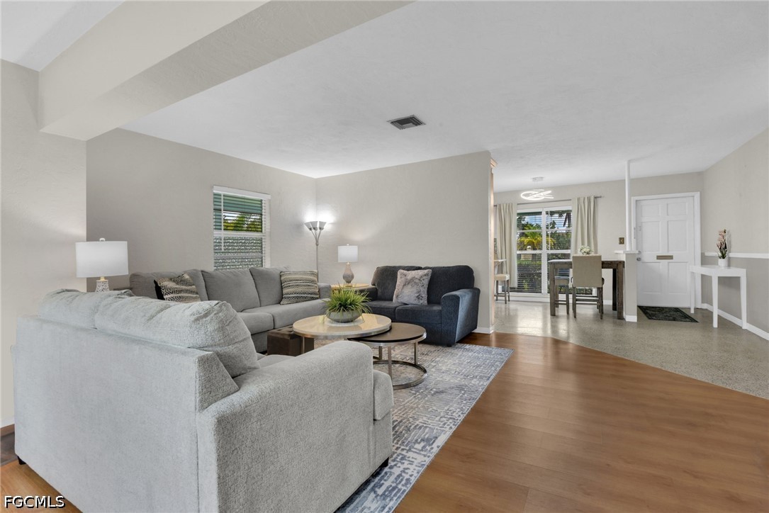 2 Bed SingleFamilyResidence for Sale in Mcgregor Groves, FL — photo 5