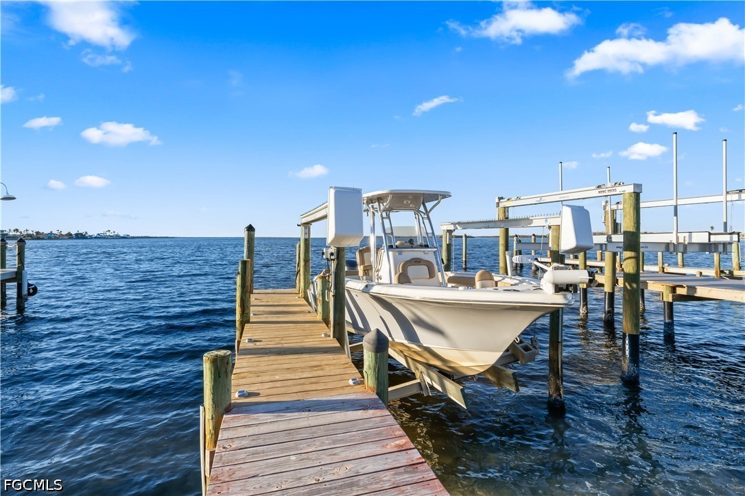 2 Bed Waterfront Home for Sale in Matlacha, FL, $399,900 — photo 5