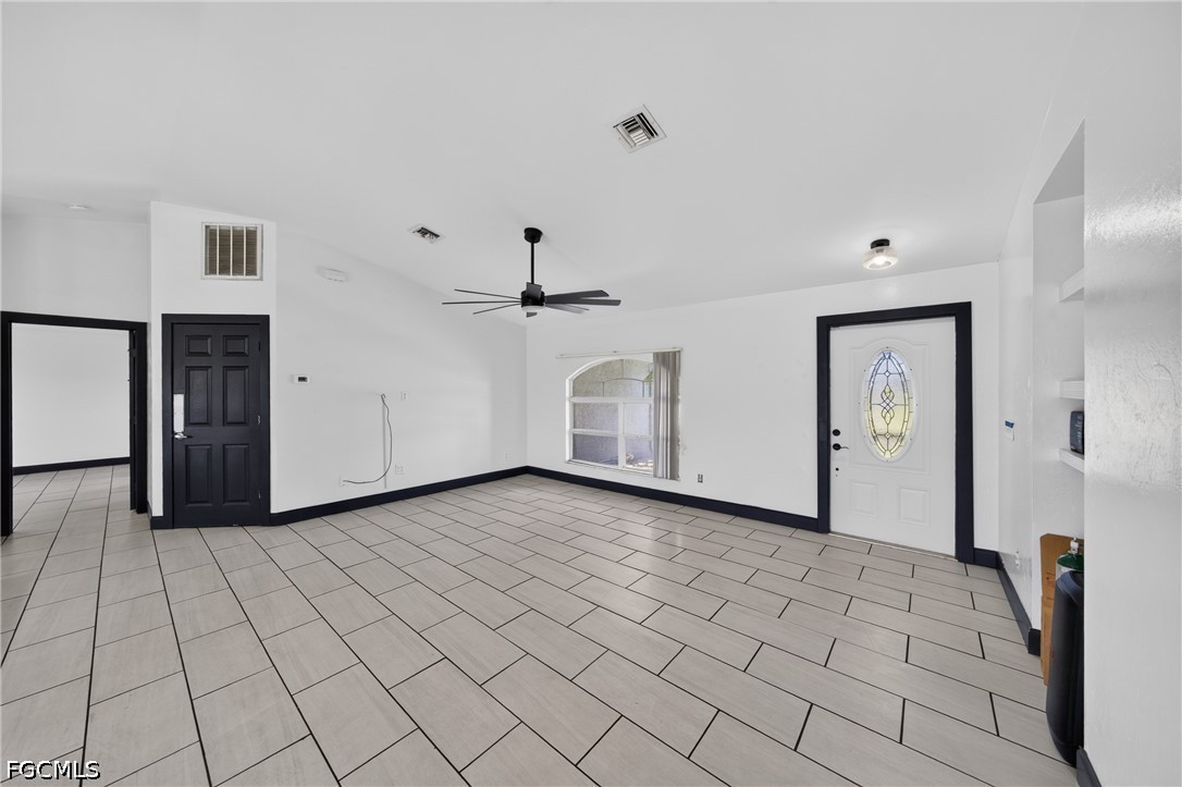 3 Bed SingleFamilyResidence for Sale in Cape Coral, photo 5