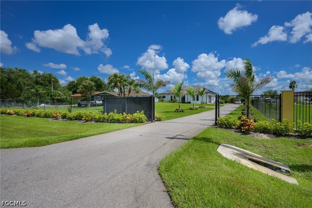 3 Bed SingleFamilyResidence for Sale in Naples, FL, $675,000 — photo 5