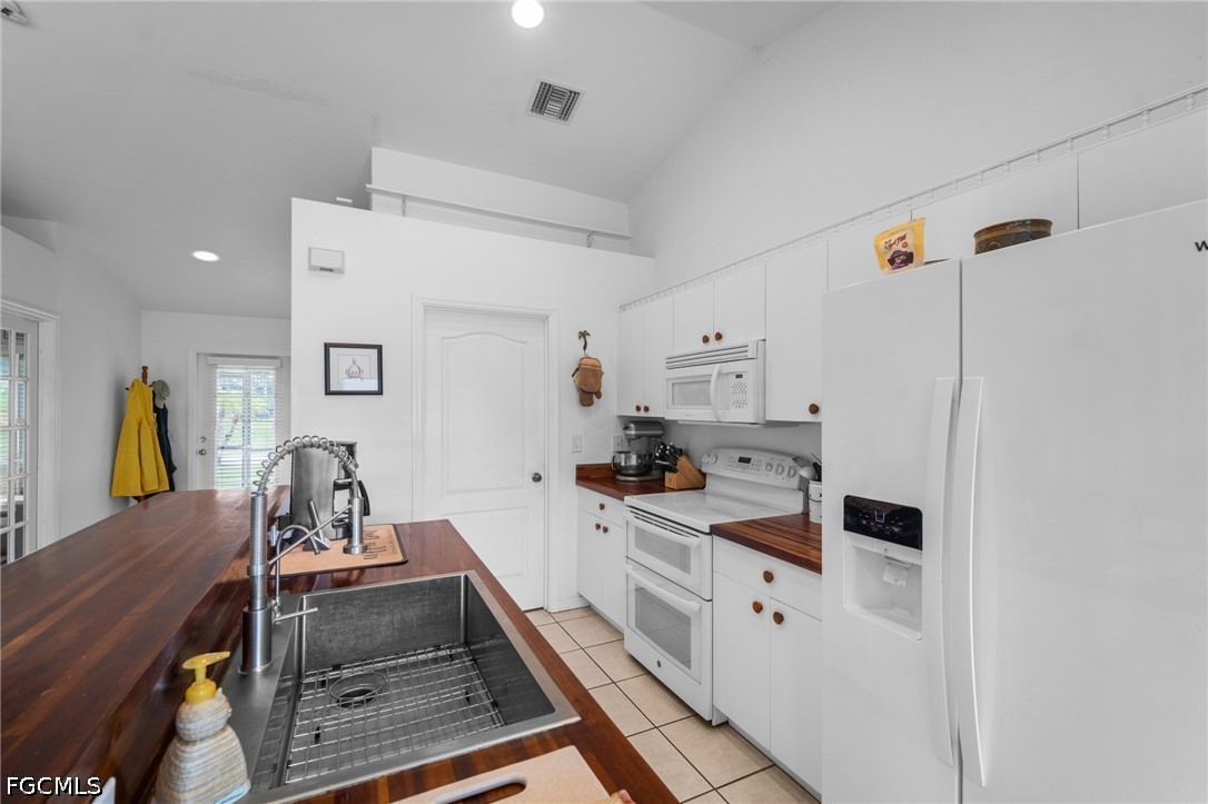 3 Bed SingleFamilyResidence for Sale in Cape Coral, FL — photo 5