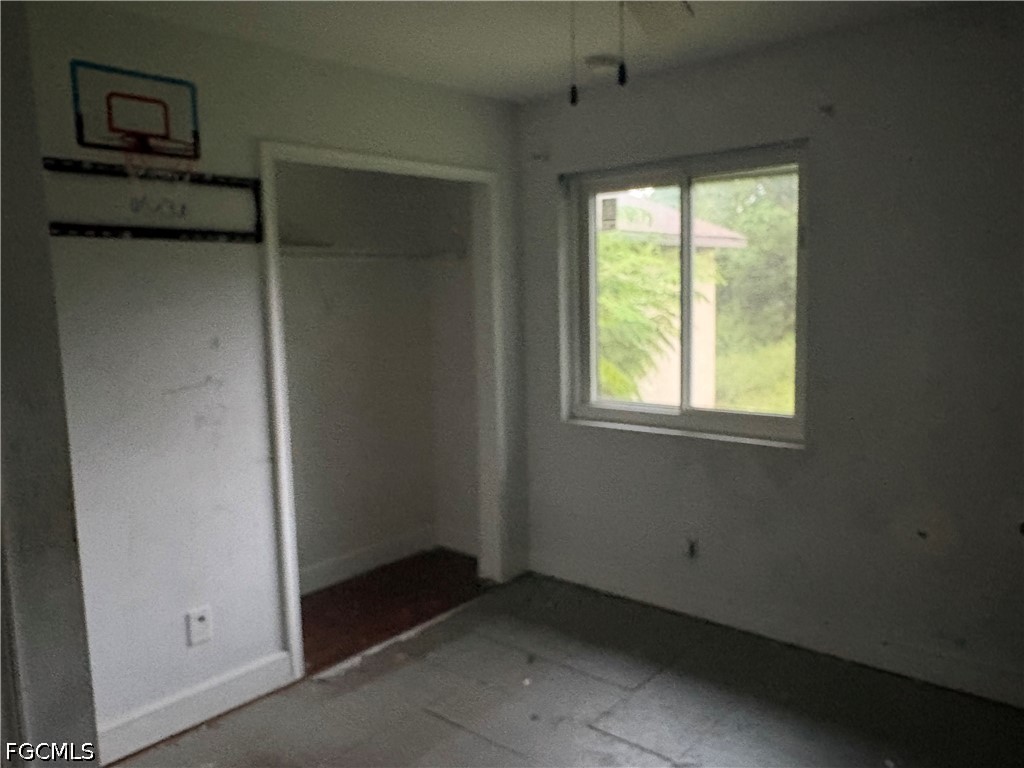 4 Bed SingleFamilyResidence for Sale in Lehigh Acres, FL — photo 5
