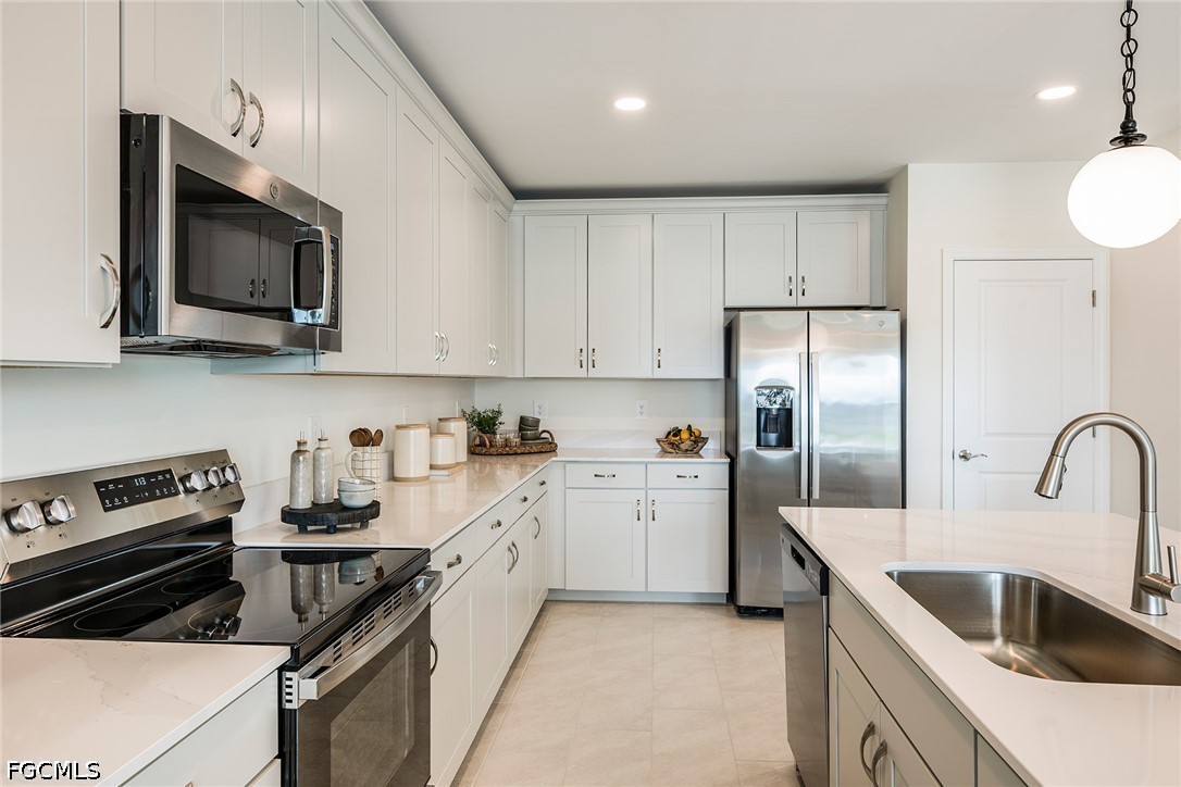 5 Bed SingleFamilyResidence for Sale in Whispering Lakes, FL — photo 5