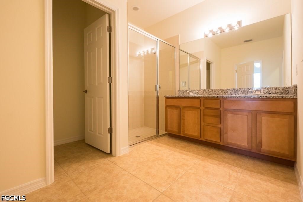 3 Bed SingleFamilyResidence for Sale in Cape Coral, FL — photo 5