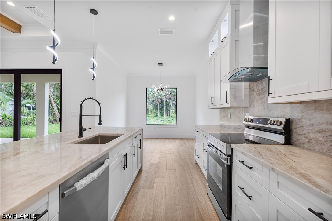 3 Bed SingleFamilyResidence for Sale in Naples, FL — photo 5