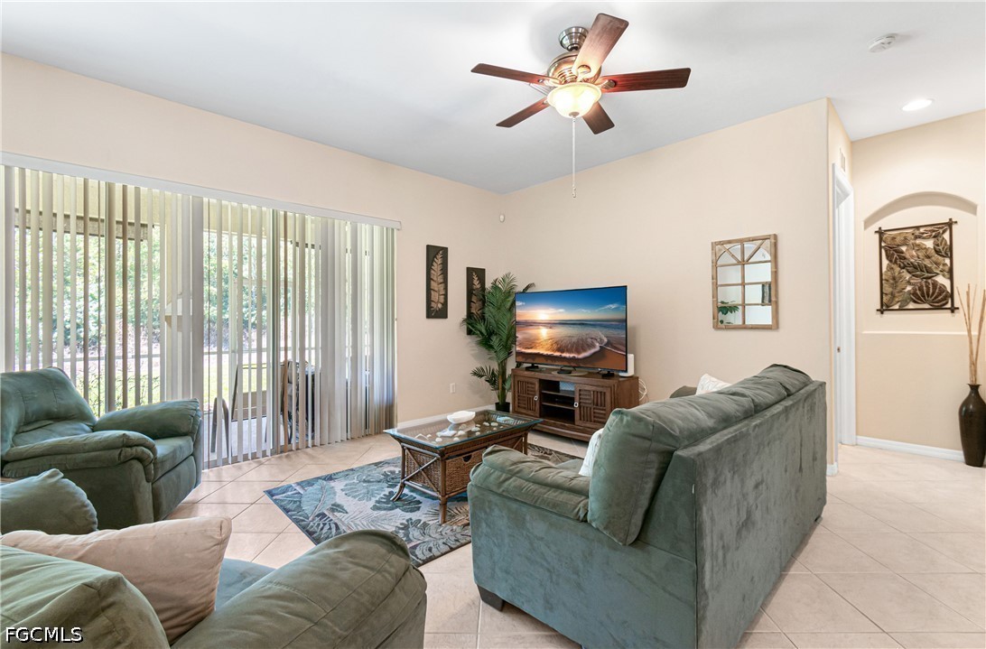 2 Bed SingleFamilyResidence for Sale in Stoneybrook, FL — photo 5