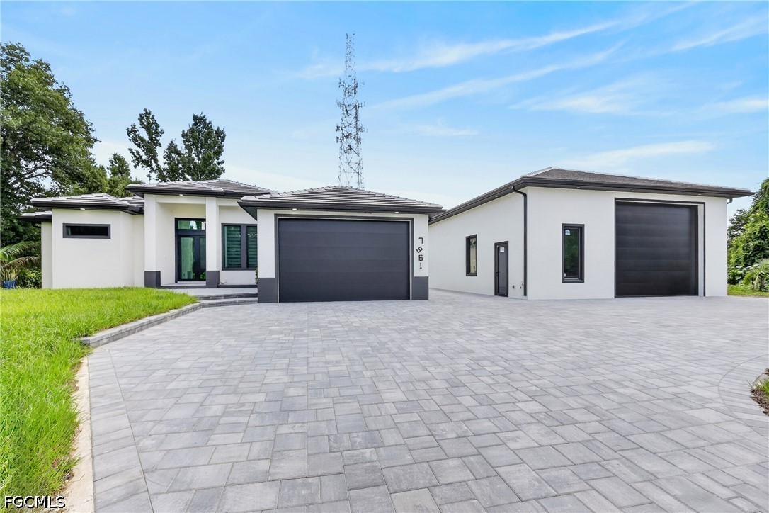 3 Bed SingleFamilyResidence for Sale in North Fort Myers, FL — photo 5