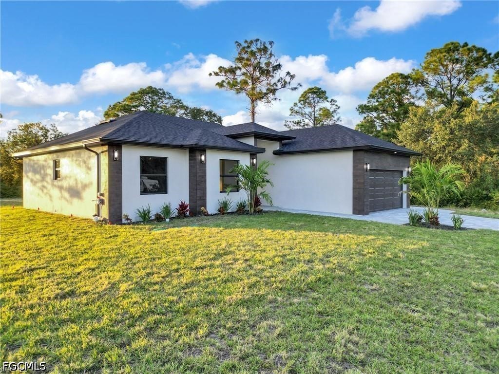 3 Bed SingleFamilyResidence for Sale in Lehigh Acres, FL — photo 5