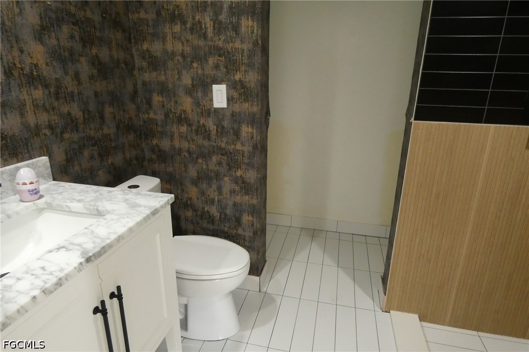 2 Bed Condominium for Sale in Fort Myers, FL, $124,900 — photo 5