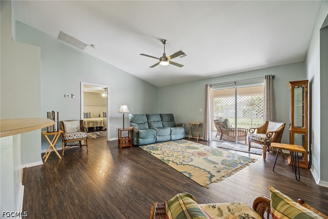 3 Bed SingleFamilyResidence for Sale in Cape Coral, photo 5