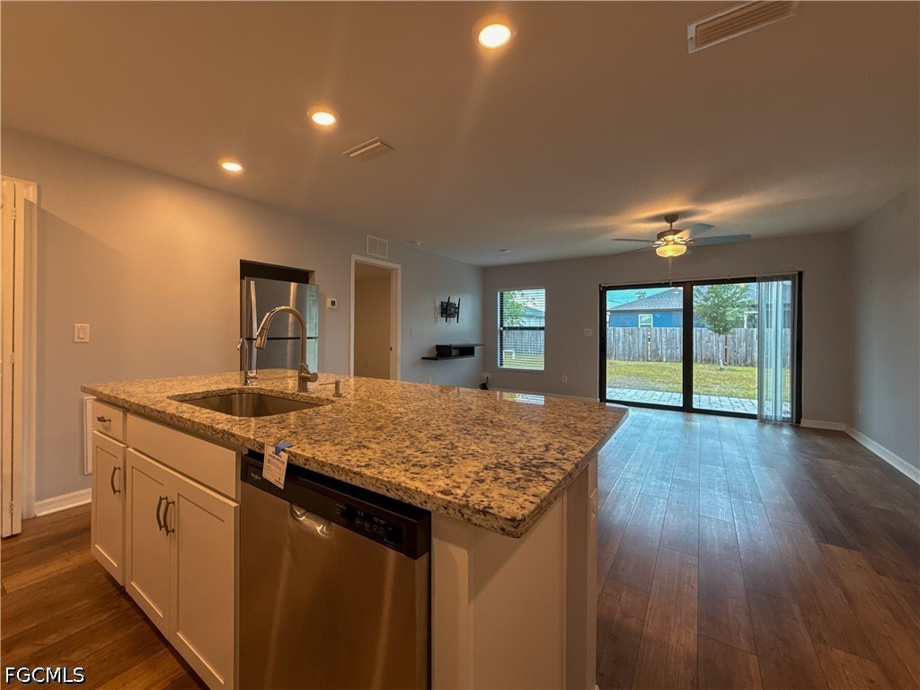 3 Bed SingleFamilyResidence for Sale in Cape Coral, FL — photo 5