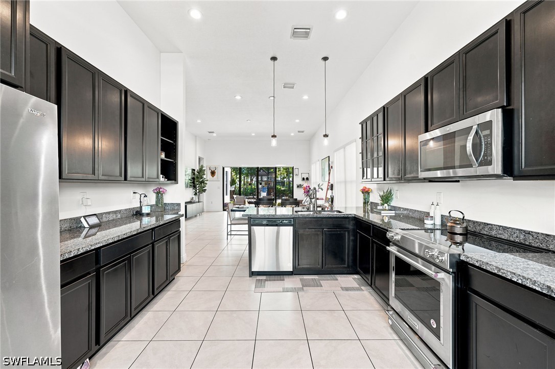 3 Bed SingleFamilyResidence for Sale in Maple Ridge, FL — photo 5