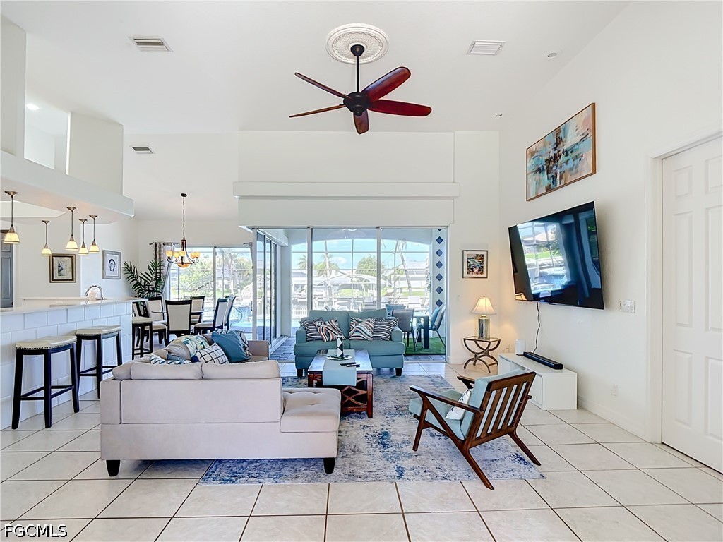 3 Bed Pool Home for Sale in Cape Coral, photo 5