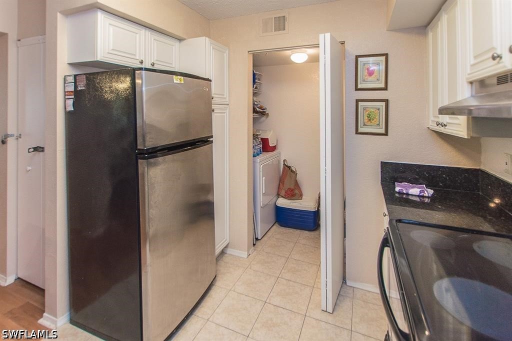 2 Bed Condominium for Sale in Naples, FL, $1,625 — photo 5