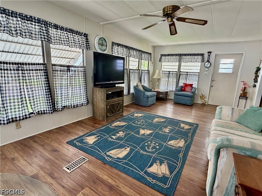 2 Bed ManufacturedHome for Sale in Carriage Village, FL — photo 5