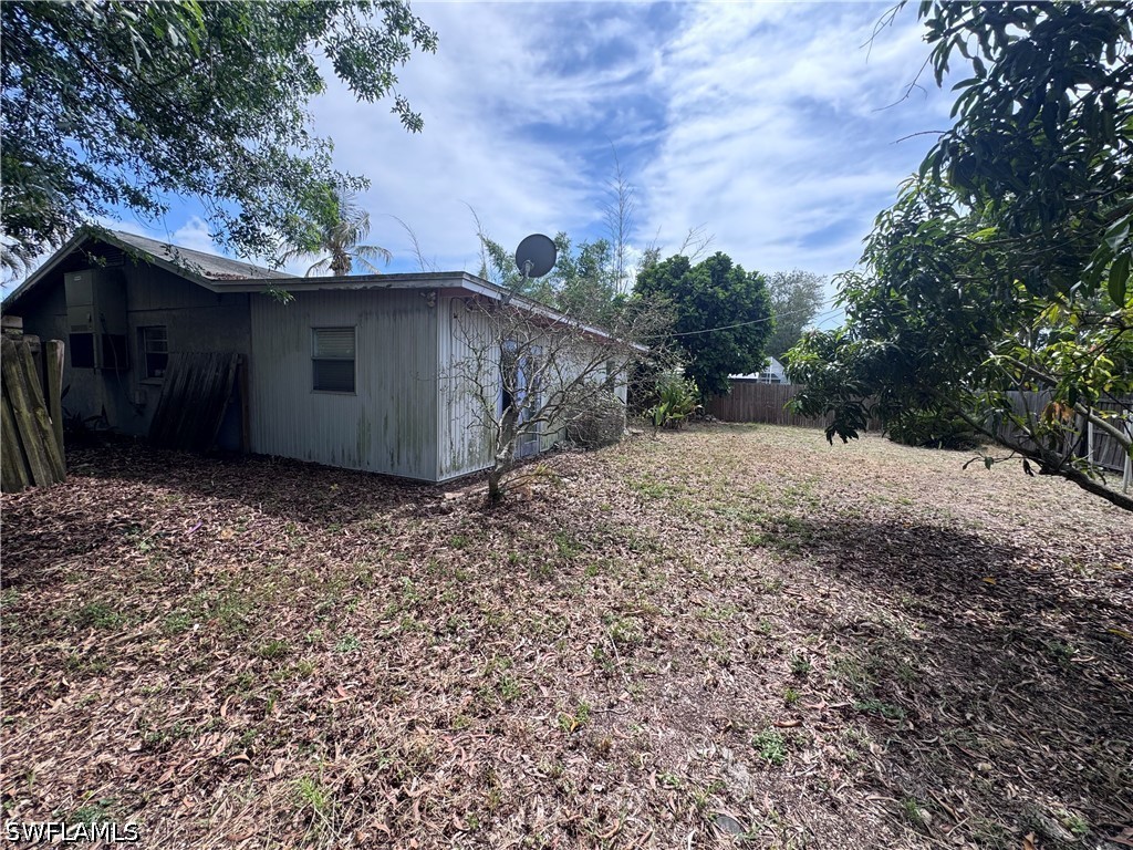 2 Bed SingleFamilyResidence for Sale in Naples, FL, $455,000 — photo 5