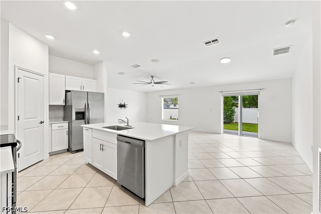3 Bed SingleFamilyResidence for Sale in Cape Coral, FL — photo 5