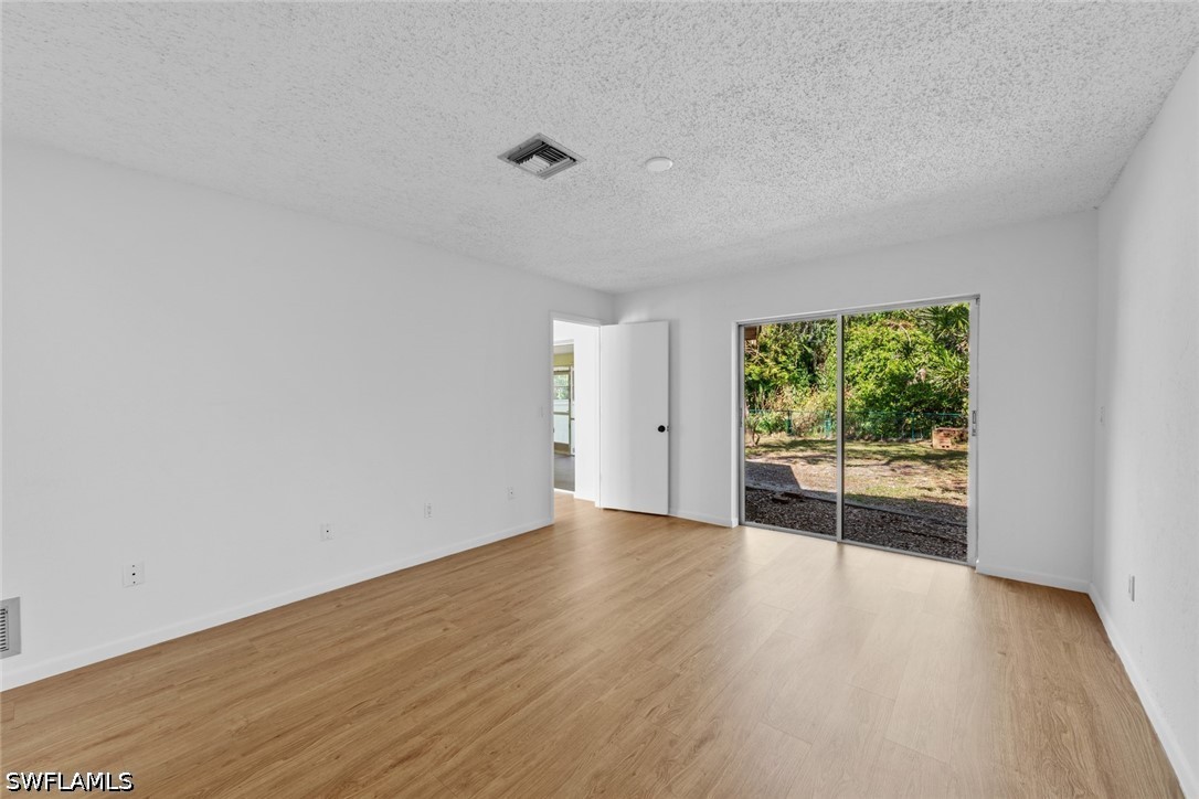 3 Bed SingleFamilyResidence for Sale in North Fort Myers, FL — photo 5