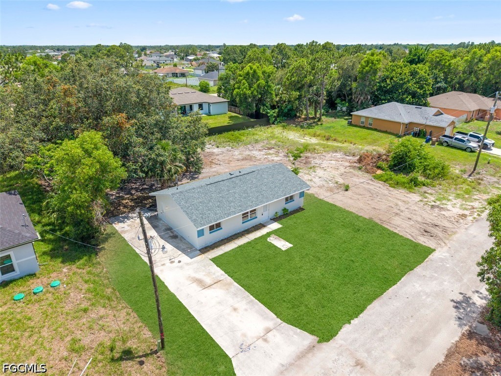 3 Bed SingleFamilyResidence for Sale in Lehigh Acres, FL — photo 5
