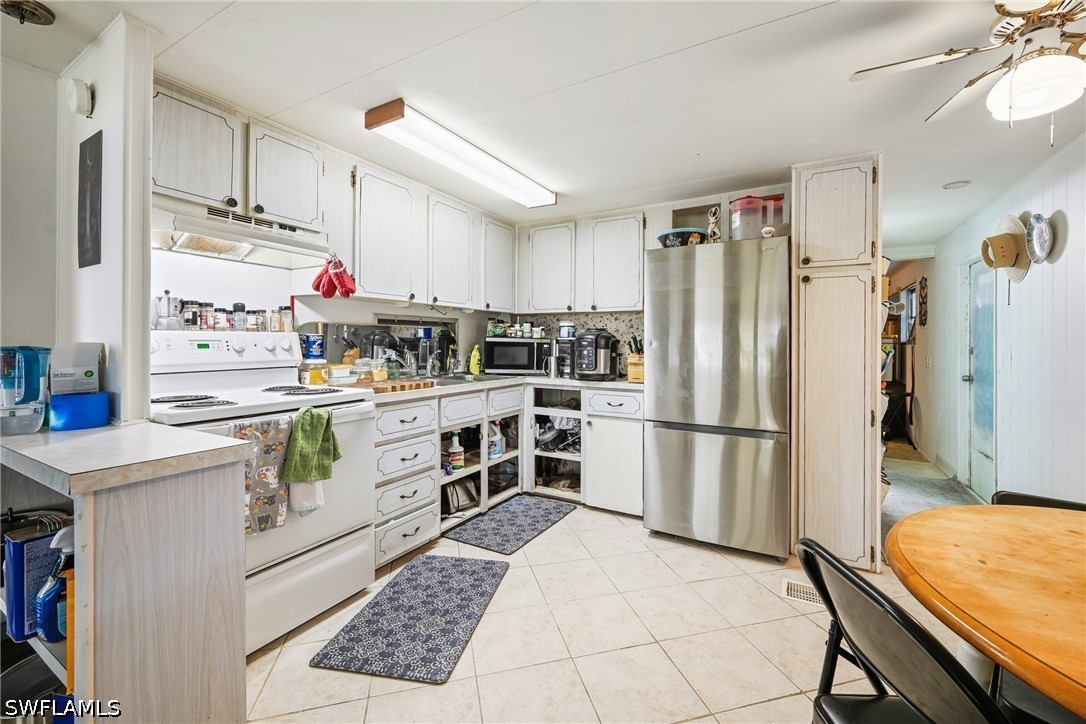 2 Bed ManufacturedHome for Sale in Imperial Harbor, FL — photo 5