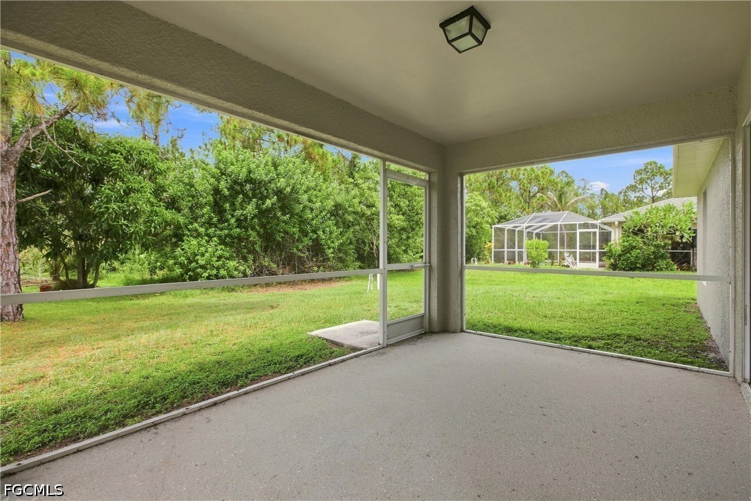 3 Bed SingleFamilyResidence for Sale in Mirror Lakes, FL — photo 5