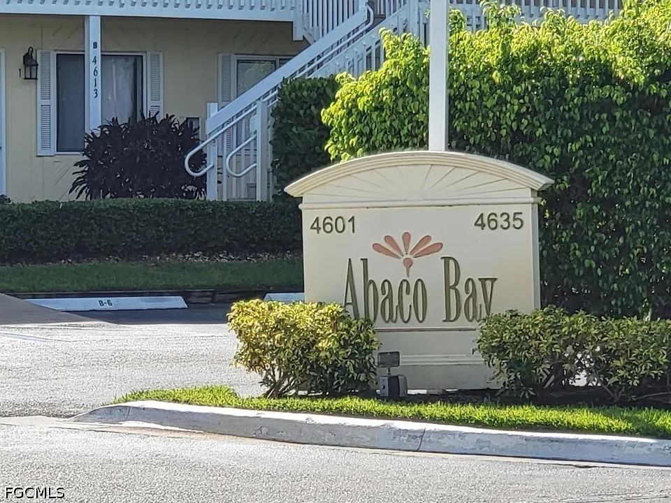 2 Bed SingleFamilyResidence for Sale in Naples, FL, $1,550 — photo 5