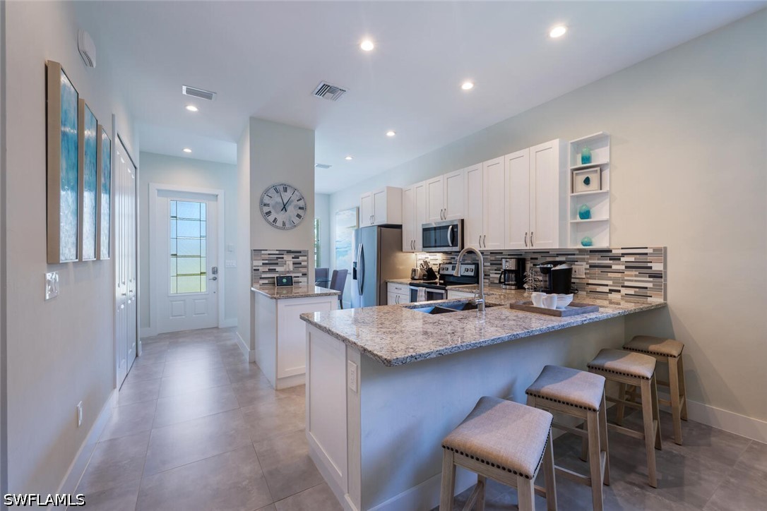 3 Bed SingleFamilyResidence for Sale in Naples, FL, $3,300 — photo 5