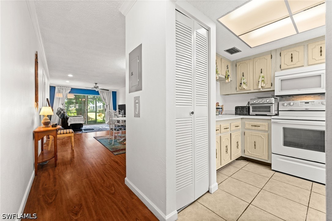 2 Bed Pool Home for Sale in Foxmoor Condo, FL, $82,000 — photo 5