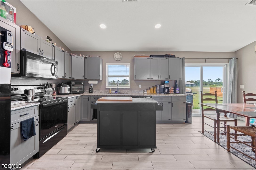 2 Bed SingleFamilyResidence for Sale in Port Labelle, FL — photo 5