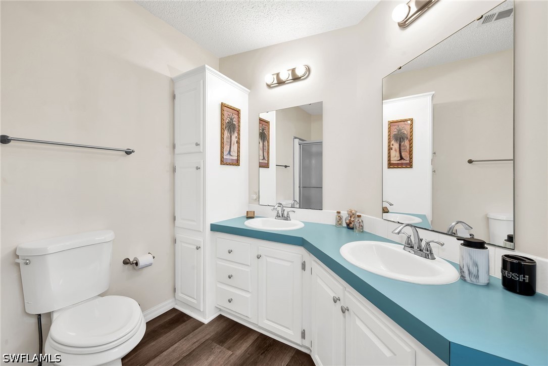 2 Bed SingleFamilyResidence for Sale in Carousel Cove, FL — photo 5