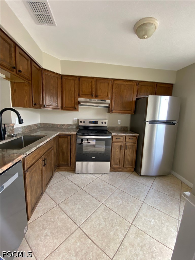 4 Bed Duplex for Sale in Fort Myers, FL, $1,850 — photo 5