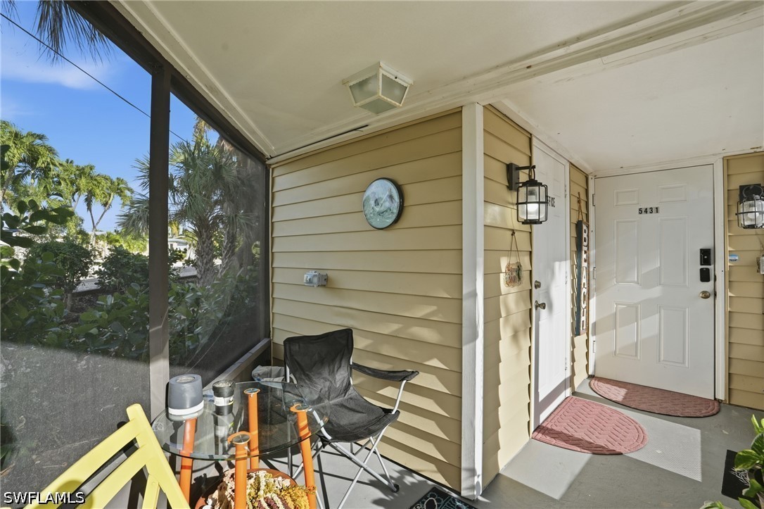 2 Bed SingleFamilyResidence for Sale in Gulf Heights, FL — photo 5