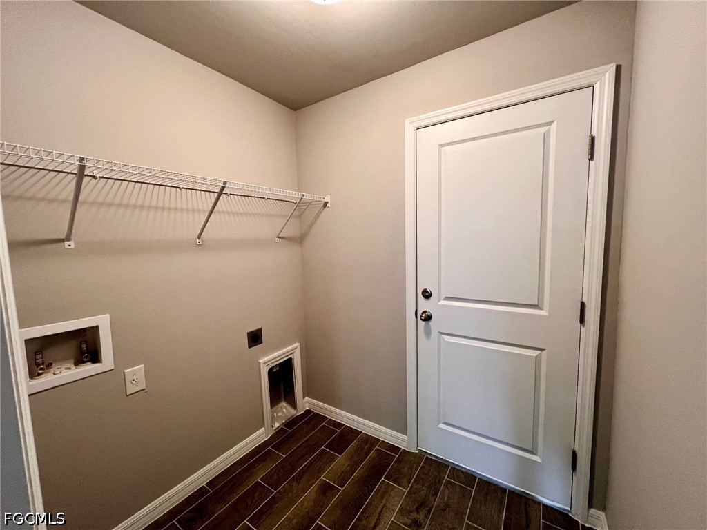 4 Bed SingleFamilyResidence for Sale in Lehigh Acres, FL — photo 5