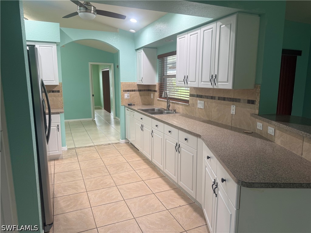5 Bed SingleFamilyResidence for Sale in Cape Coral, FL — photo 5