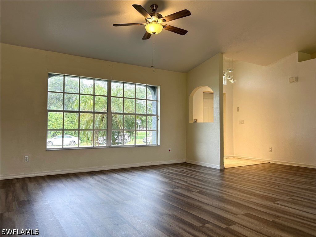 3 Bed SingleFamilyResidence for Sale in Buckingham, FL — photo 5