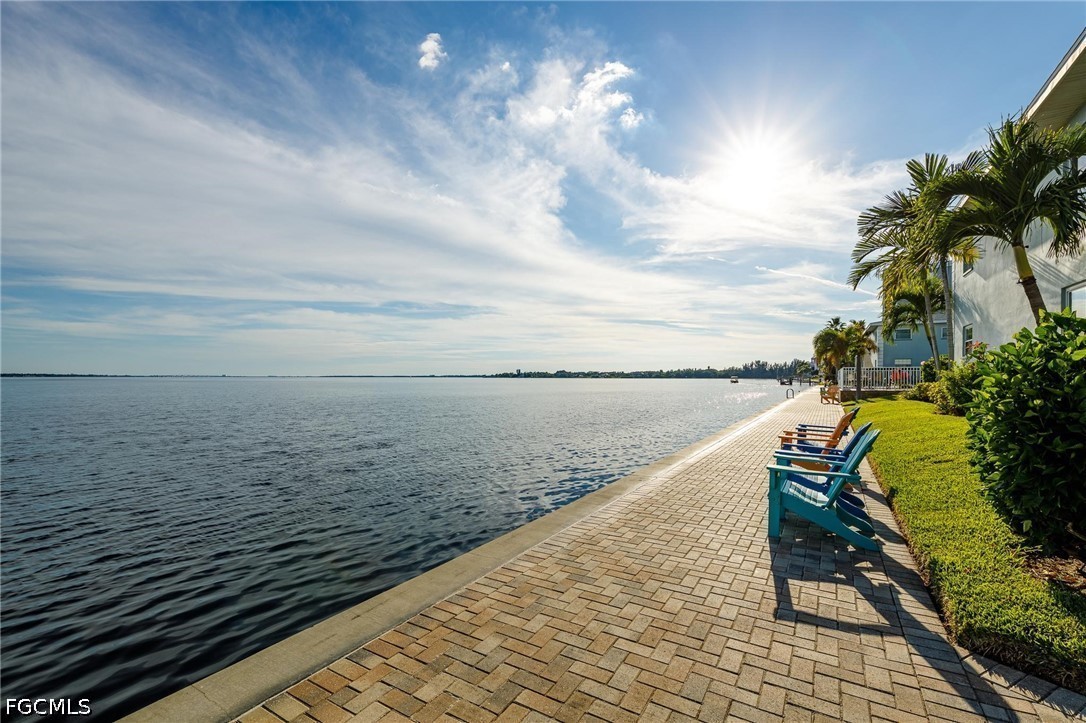1 Bed Waterfront Home for Sale in Palms At Waters Edge, FL — photo 5