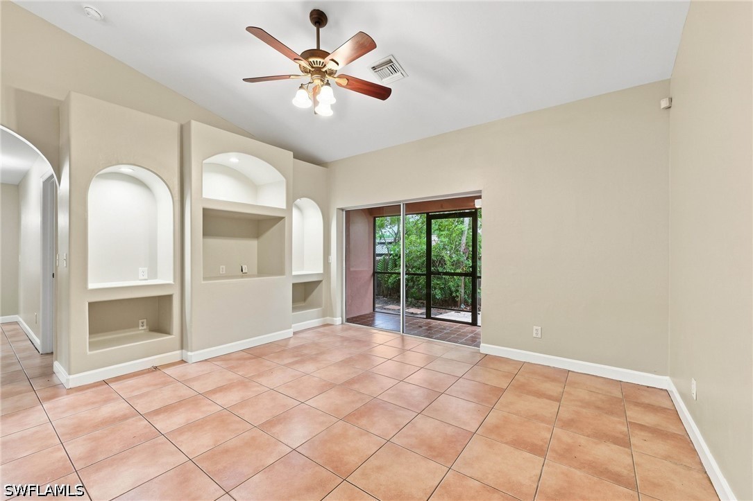 4 Bed Duplex for Sale in Heitmans, FL, $2,000 — photo 5