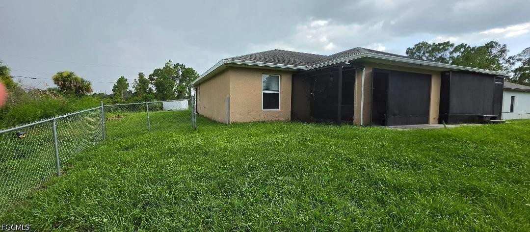 3 Bed SingleFamilyResidence for Sale in Buckingham, FL — photo 5