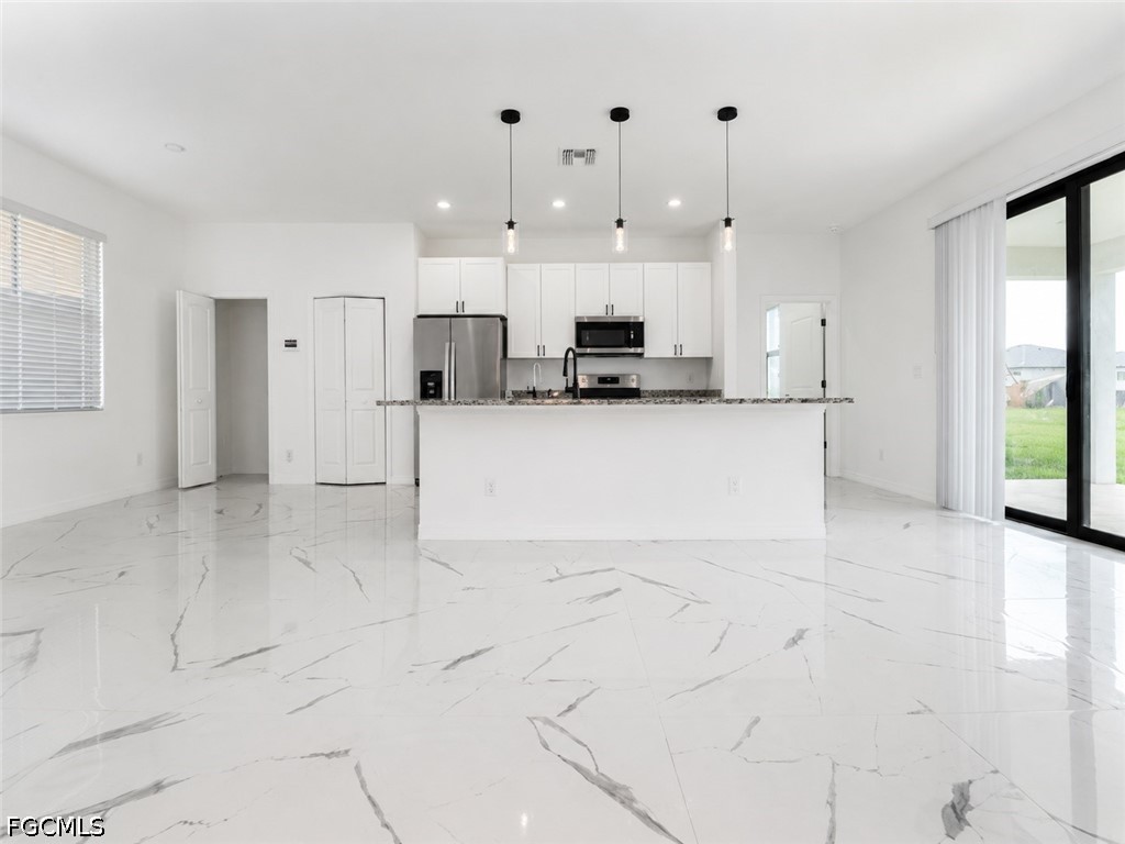 3 Bed SingleFamilyResidence for Sale in Lehigh Acres, FL — photo 5