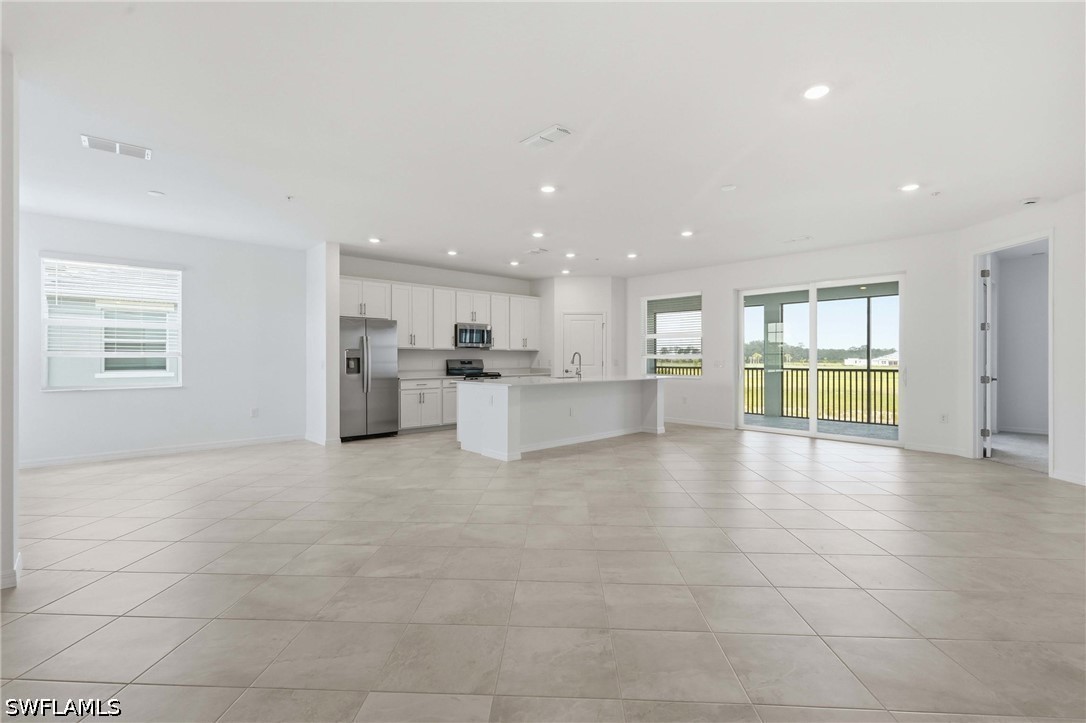 3 Bed Condominium for Sale in Webbs Reserve, FL, $2,500 — photo 5