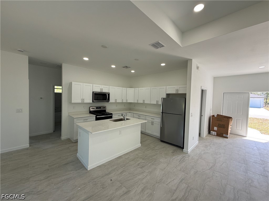 3 Bed SingleFamilyResidence for Sale in Lehigh Acres, FL — photo 5