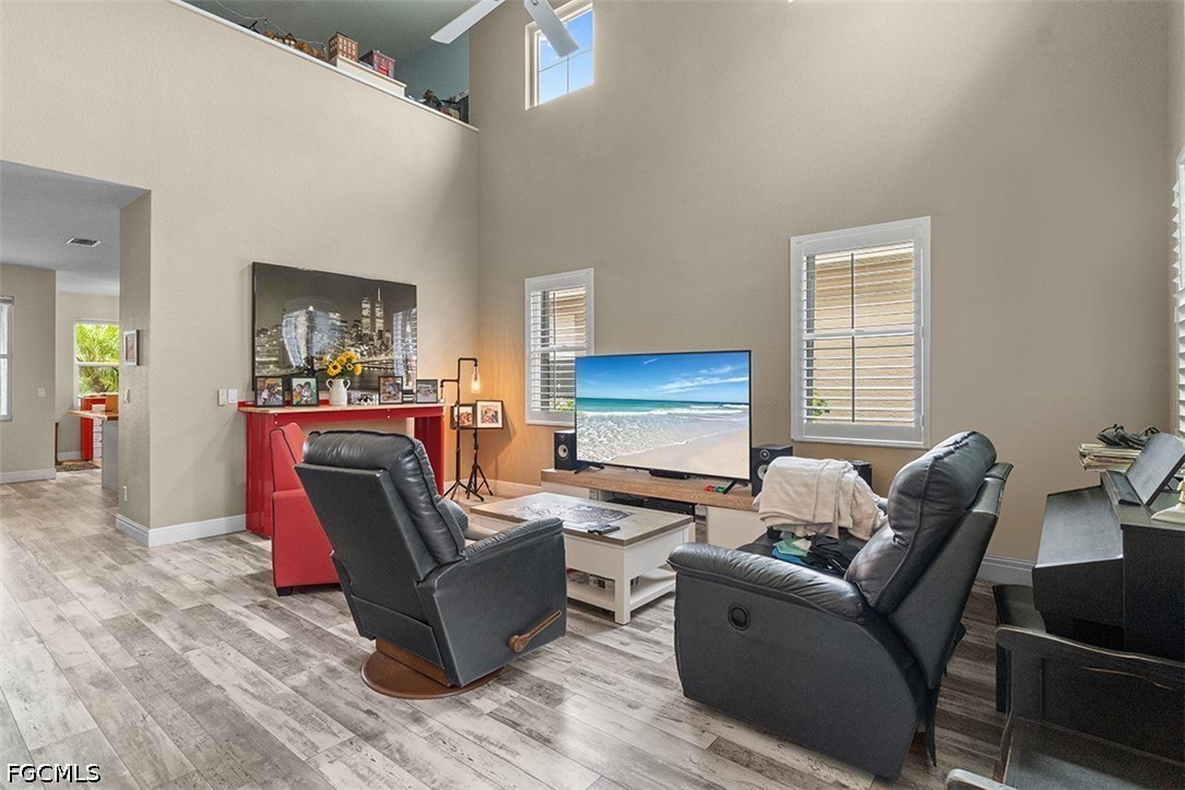 4 Bed Waterfront Home for Sale in Fort Myers, photo 5
