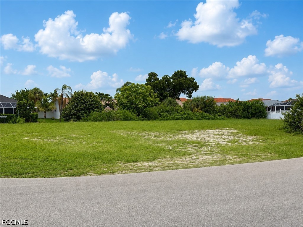 Waterfront Home for Sale in Cape Coral, FL, $140,000 — photo 5