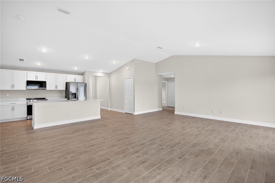 4 Bed SingleFamilyResidence for Sale in Cape Coral, FL — photo 5