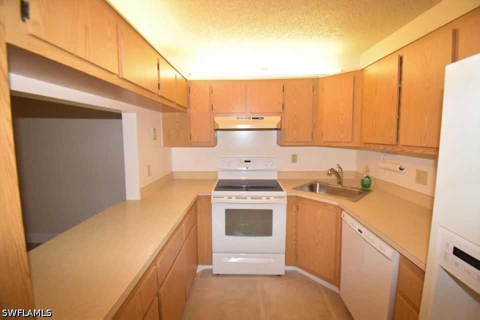 2 Bed Condominium for Sale in Not Applicable, FL, $2,300 — photo 5